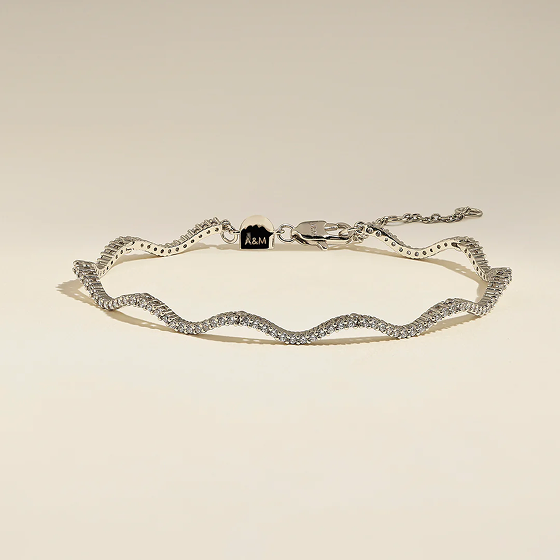Scalloped Tennis Chain Bracelet in Silver